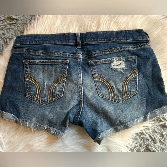 Hollister Women's Blue Denim Shorts - Picture 4 of 6